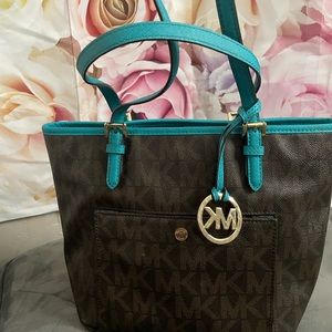 Micheal Kors Purse